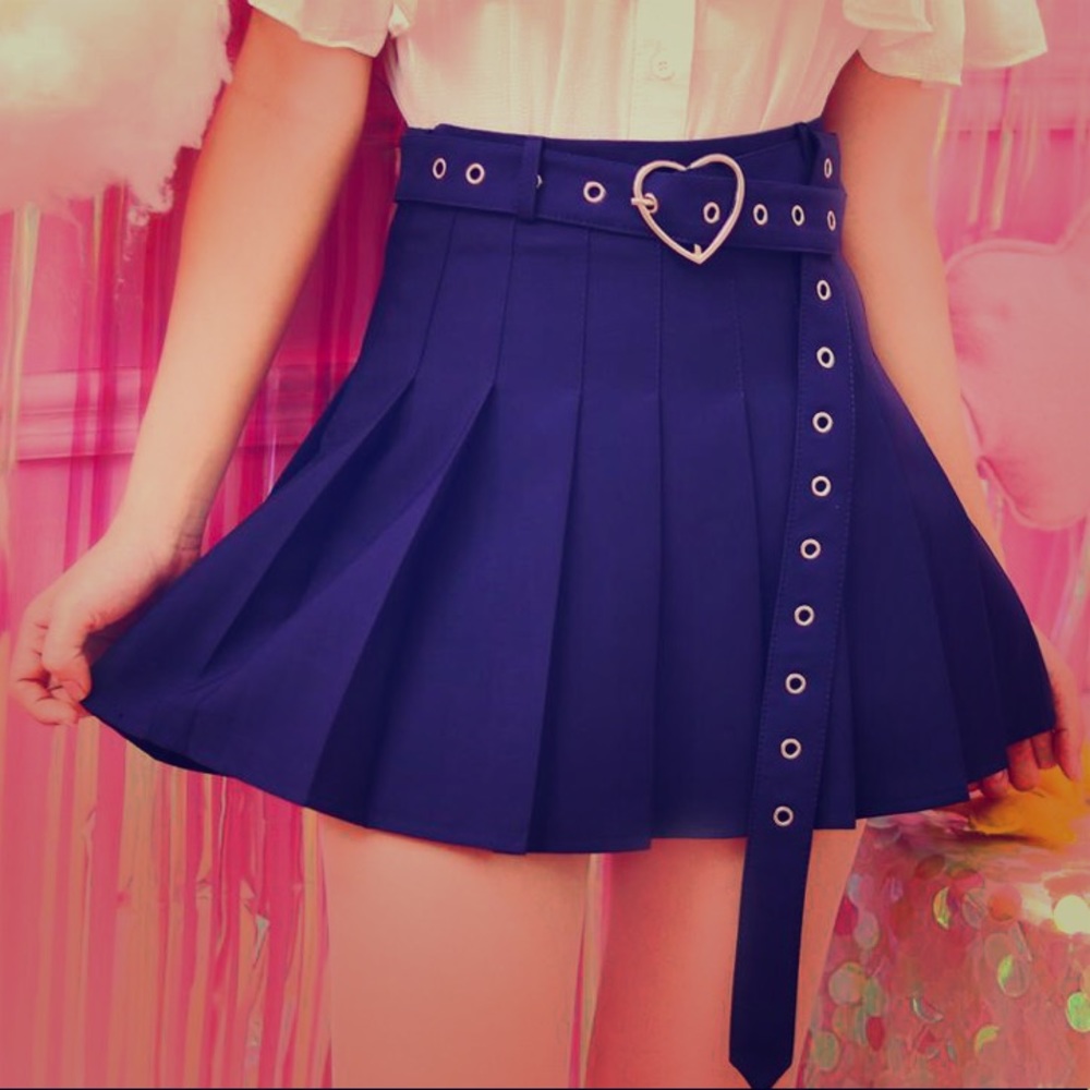 Pleated High Waist Skirt w Heart Belt